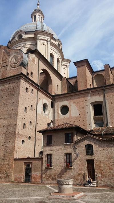 Piazza Leon Battista Alberti